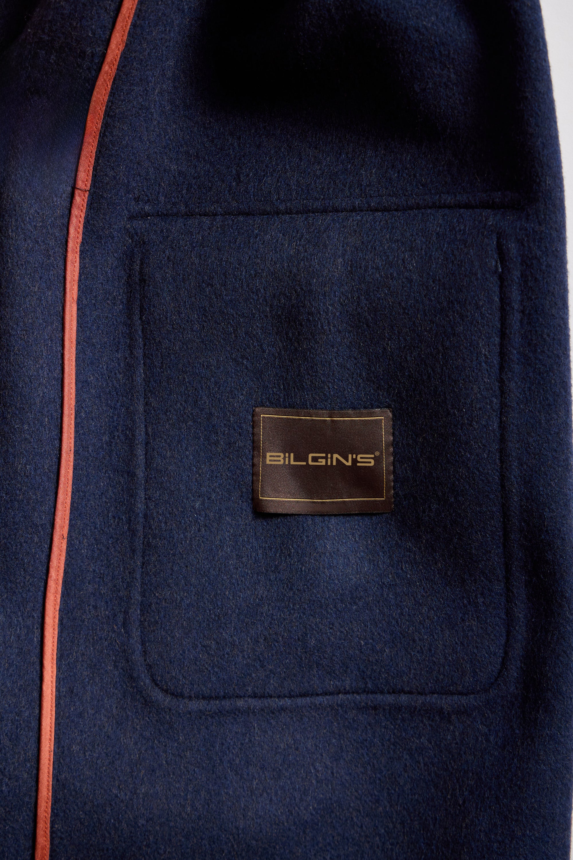 Luxury Cashmere Overcoat with High Collar and Leather Detailing